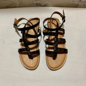 Franco Sarto Flat Black Strappy Thong Sandals - Size 7